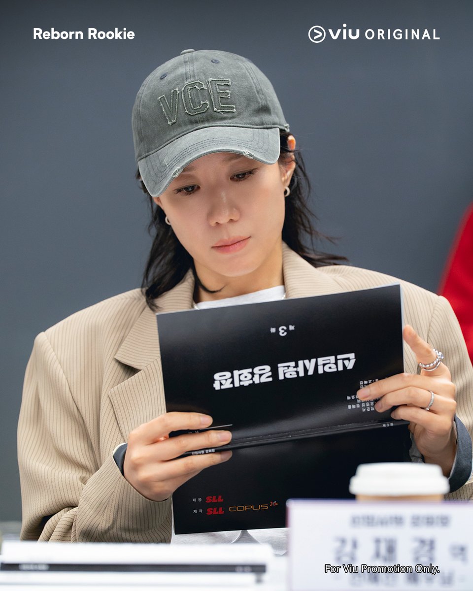 Viu_ID's tweet image. New #Kdrama alert!

#RebornRookie mengisahkan Kang Yong-ho, ketua konglomerat Choi Sung Group yang mengalami kehidupan kedua tak terduga setelah sebuah kecelakaan. Dibintangi Son Hyun-joo, Lee Jun-young &amp;amp;  Lee Joo-myung.

Nantikan #RebornRookie segera tayang di #Viu