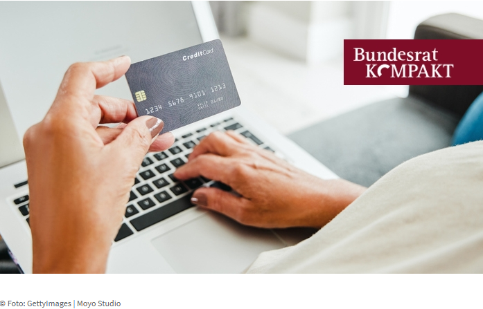 bundesrat's tweet image. Mehr #Verbraucherschutz bei Kreditverträgen, auch bei Kleinkrediten und „Buy now, pay later“ Modellen - dies und mehr sieht die Umsetzung von Vorgaben aus Brüssel vor, die der #Bundesrat am 8. Mai 2026 berät. #BundesratKOMPAKT bundesrat.de/DE/plenum/bund…
