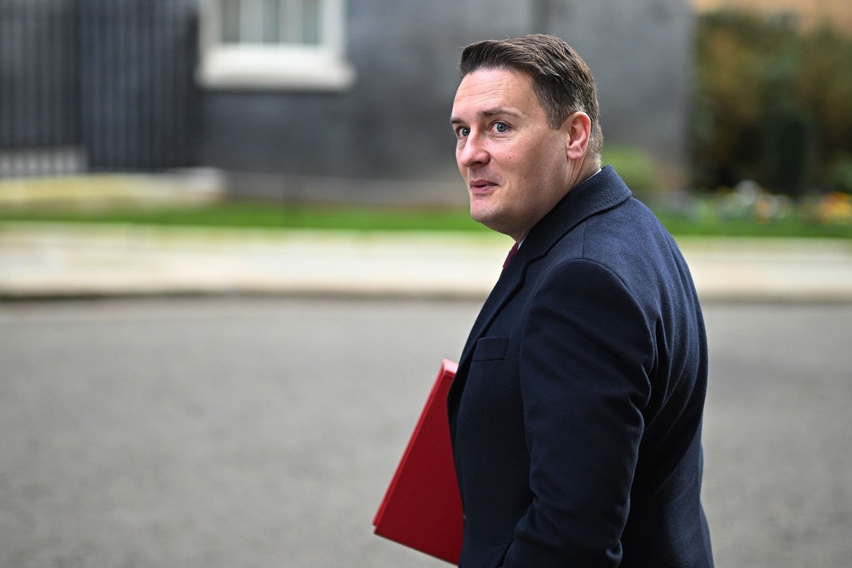This is what betrayal looks like.

Wes Streeting

He stands there proudly announcing that Labour has delivered "8,500 more mental health workers" three years ahead of schedule.

The man is lying through his teeth.

Most of these so-called "workers" are either:
- Not properly