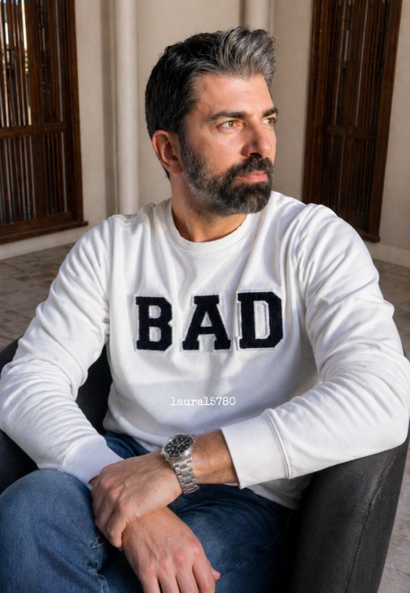 Lau.ra tweet media