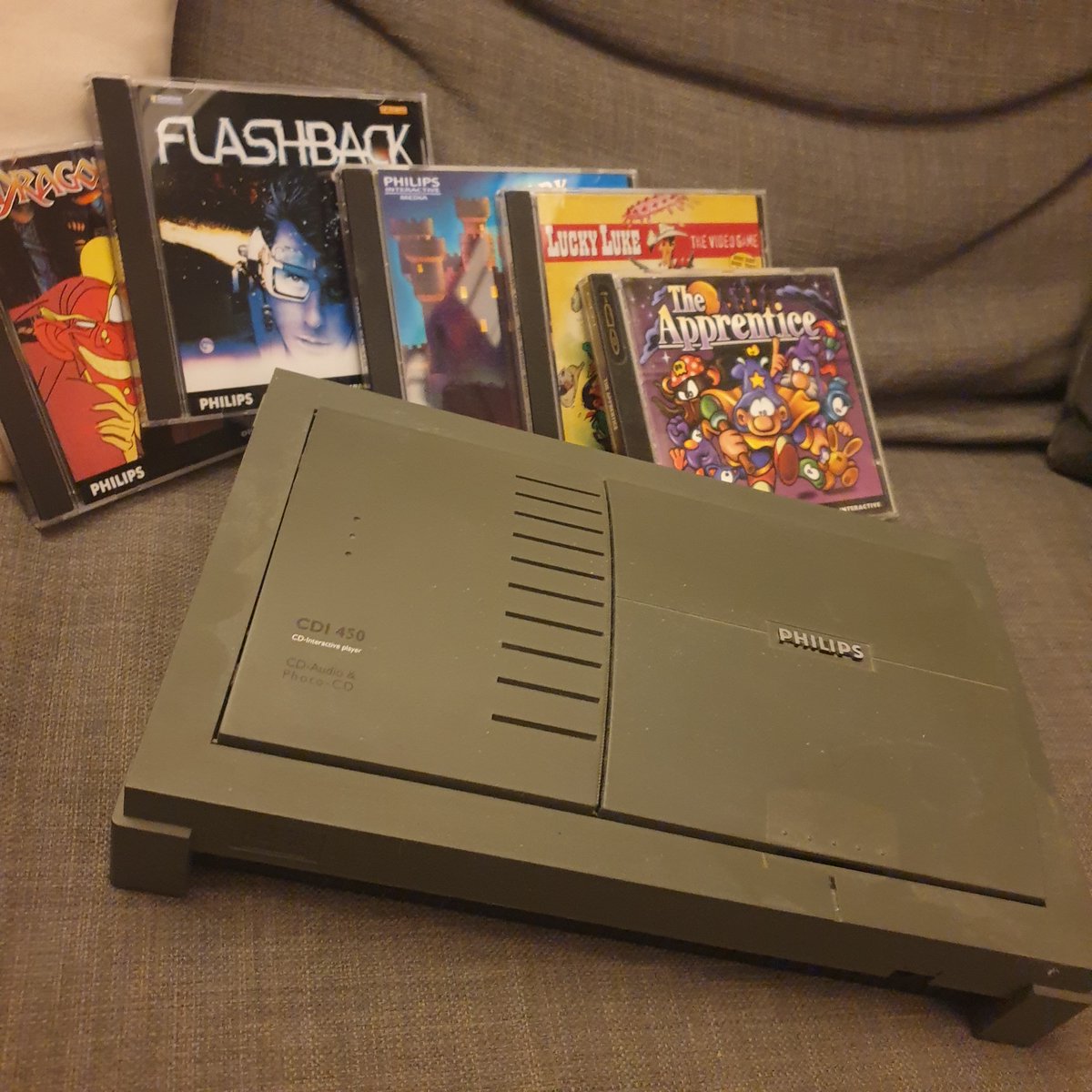 Eyzmaster's tweet image. Console Collection #30
Philips CD-i 450
Not a great system… but iconic for its weird gems

Rough system, but historically fascinating
Mostly here for the memes and those infamous Zelda games

#eyz
#cdi #retrogaming #consolecollection #retro #zelda