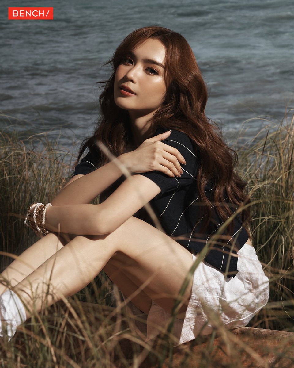 Catch the sun in style. Classic summer pieces designed for every warm day.

Francine Diaz for #BENCHSummer2026

Bring summer into your wardrobe with Francine Diaz’s look:
Top (YOK0178BU4) P699
Shorts (YWD0191WH3) P899

Ready to live your summer? Shop the collection now!

Buy