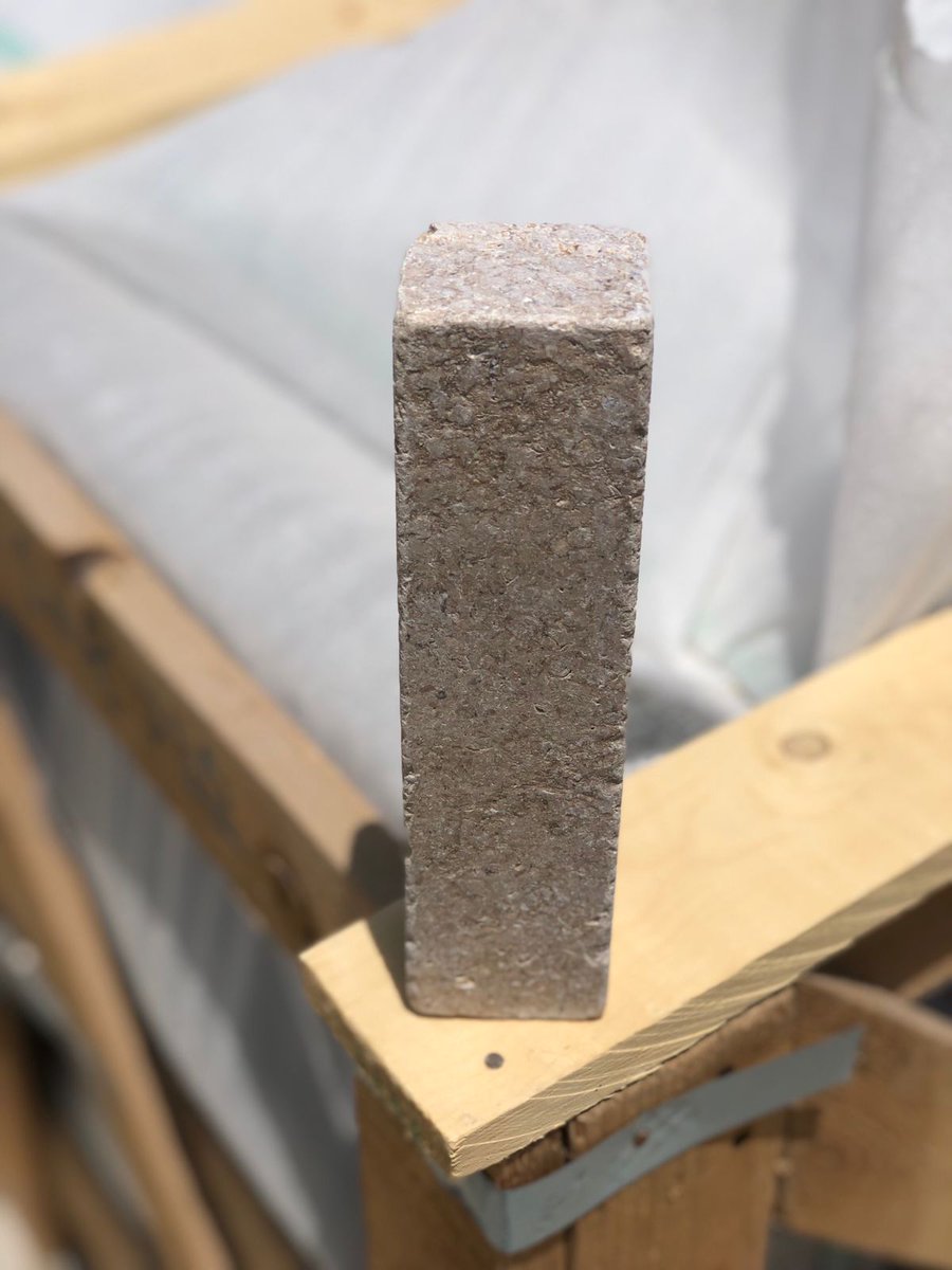Reham2000_SL's tweet image. Sinai Pearl Limestone – Timeless Strength &amp;amp; Natural Texture

✔️ Surface: Acid finish for a refined, non-slip texture
✔️ Edges: Natural sawn edges for a raw, authentic look
✔️ Size: 200 × 50 × 40 mm

#Limestone #PavingStones #LandscapeDesign #OutdoorDesign #StoneExport