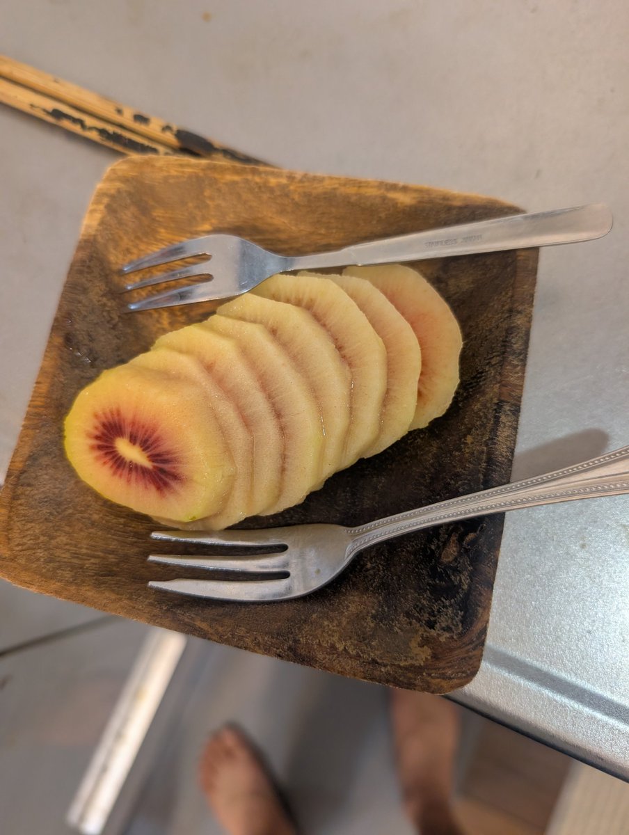 初めてゼスプリルビーレッド食べてみる