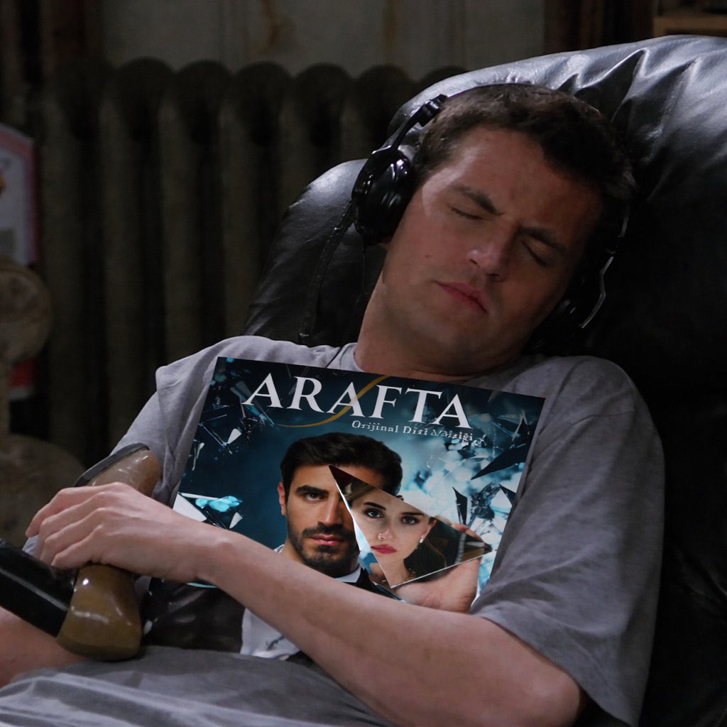 idcyaaaar's tweet photo. not understanding a single word of this song but still listening on loop because the vibe is vibing 😭 https://t.co/s0QH0my1g6