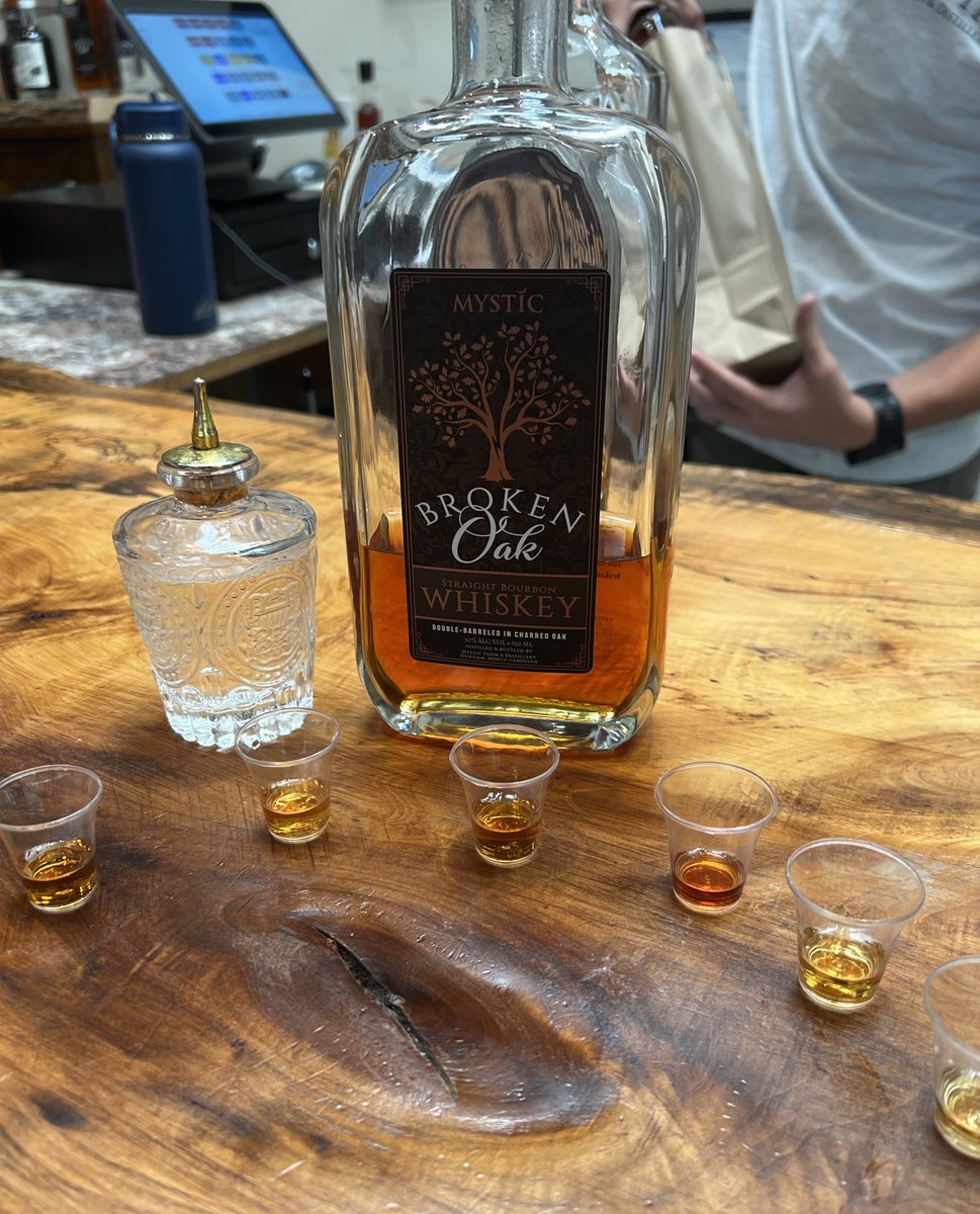 krezae's tweet image. Have you ever spent the night at a bourbon distillery?
We have! 🥃 #throwback 
#livinganywhere #roadtrip