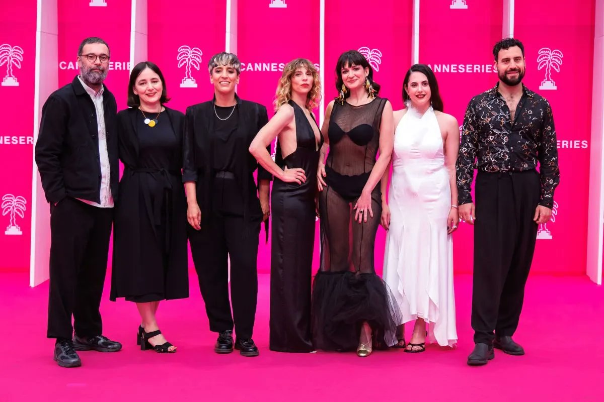 DesdeSofa's tweet image. 🏆 Palmarés completo del 9º @CANNESERIES - Festival International des Séries de #Cannes 📺🌴🇫🇷 en el que se encuentra la 🇪🇸 'Yo siempre a veces' escribiendocine.com/noticias/2026/… vía @escribiendocine 

#festival #series #cannes #canneseries2026 #premios #palmarés