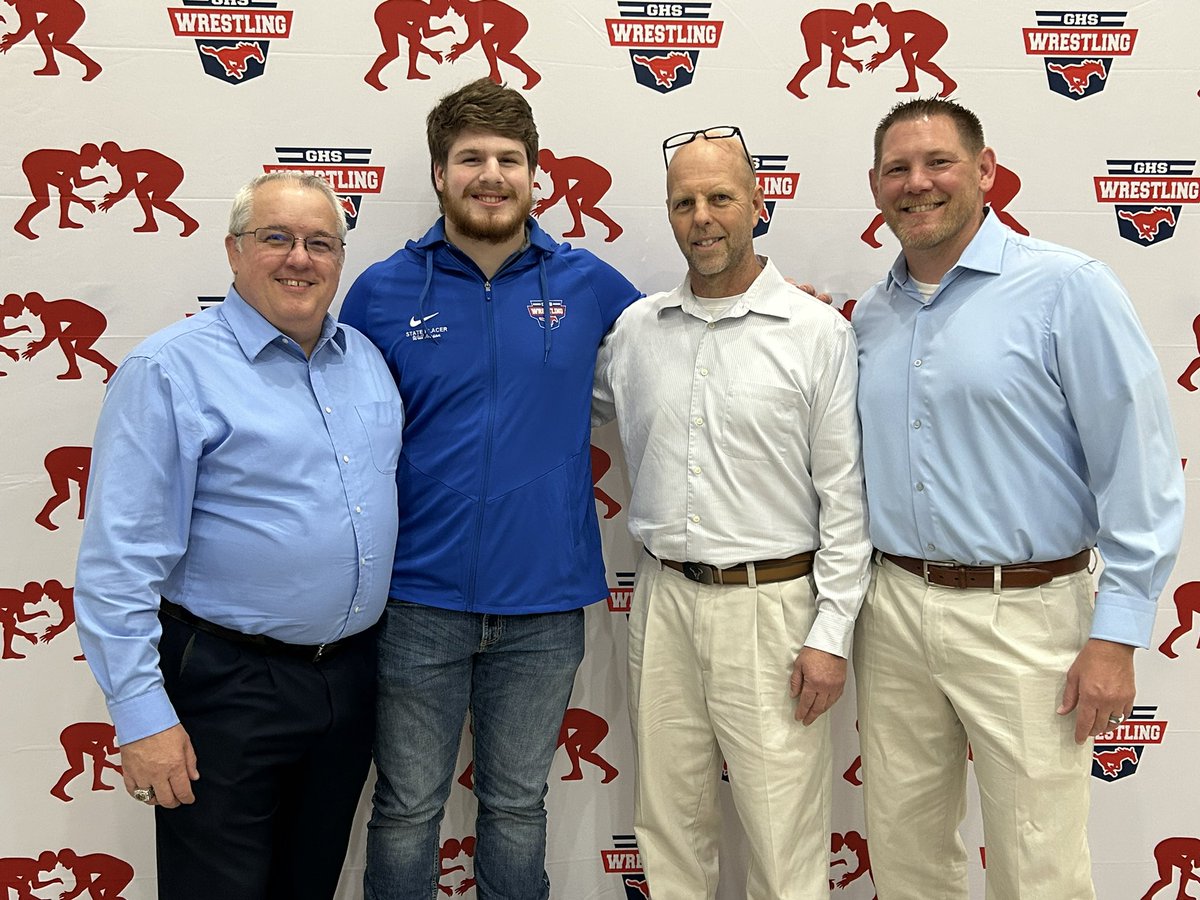 WillMasonTX's tweet photo. Thanks to my coaches and team for a great season and to booster club for a fun banquet. I’m honored to receive The G Award. @sltischer @CoachR_Martin @coachrsmith12 @CoachZachClark https://t.co/pTlZPjuLbb