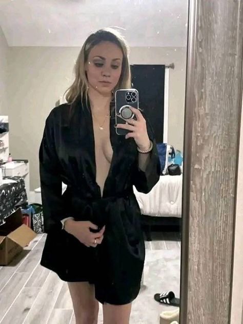 Kaley cuoco tweet media