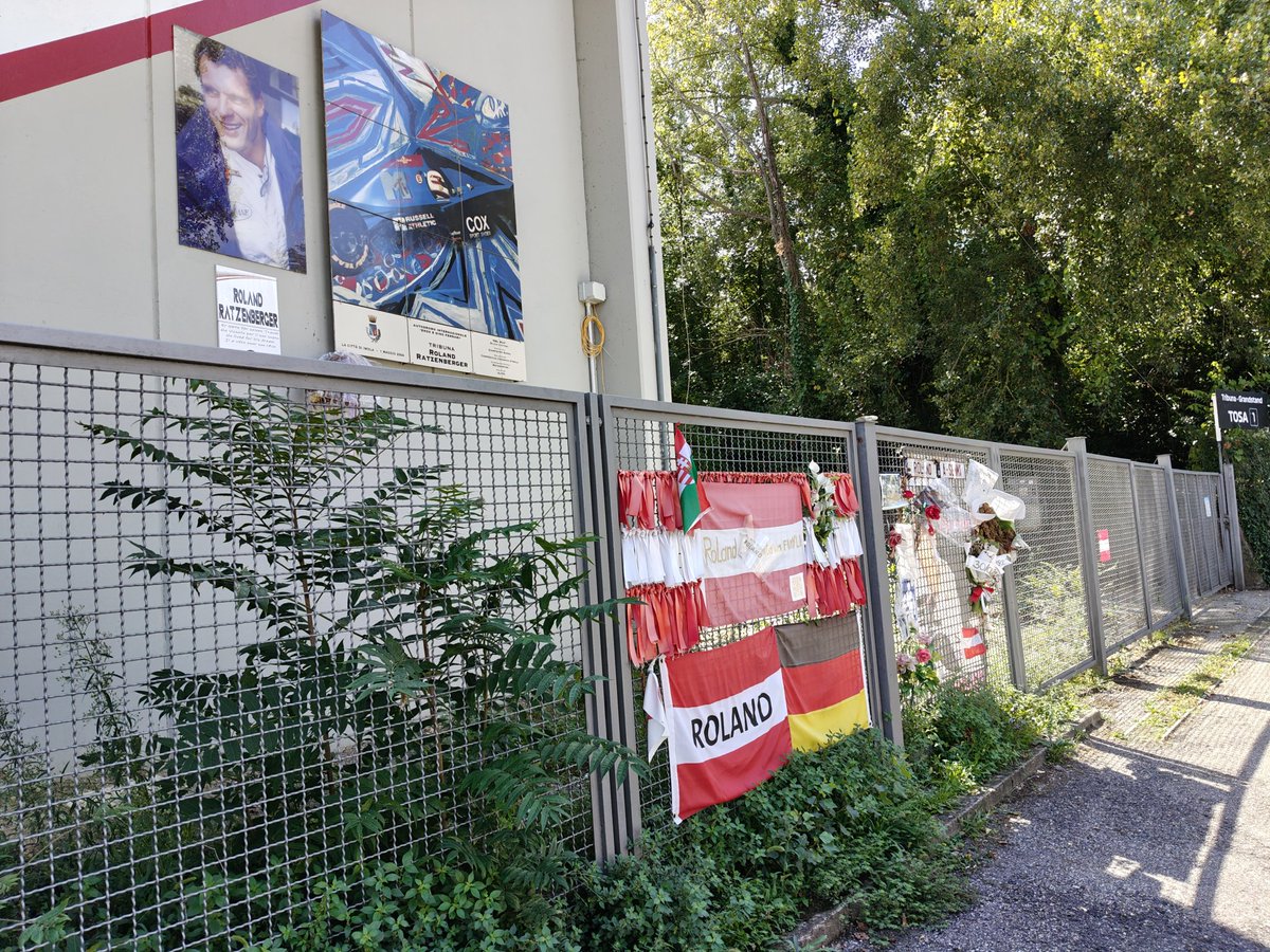 KrisVanD2's tweet image. Roland Ratzenberger Memorial Tosa stand,Imola.

Pictures are mine(Minardi Days 2025) 

Race in Peace Roland 🕊️

#F1 #RetroF1 #Austria