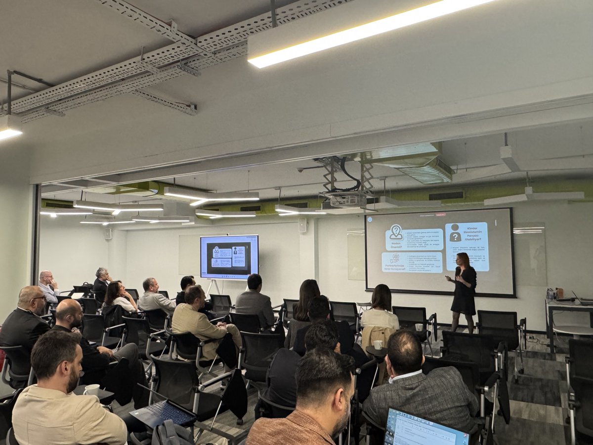 kocdigital's tweet photo. KoçDigital Partner Day’de, satıştan kuruluma uzanan yolculukta birlikte değer ürettiğimiz partnerlerimizle bir araya geldik.

2026 hedeflerimizi, ürünlerimizin yeni versiyonlarını ve önümüzdeki dönemin önceliklerini paylaştık. Aynı zamanda, müşterilerimize daha hızlı ve daha etkili çözümler sunabilmek için birlikte nasıl ölçeklenebileceğimizi konuştuk.

KoçDigital olarak teknoloji üretmenin yanında, bu teknolojiyi sahada doğru insanlarla, doğru deneyimle ve güçlü iş birlikleriyle buluşturmanın değerine inanıyoruz. Yanımızda olan tüm partnerlerimize teşekkür ederiz.

#KoçDigital #PartnerDay