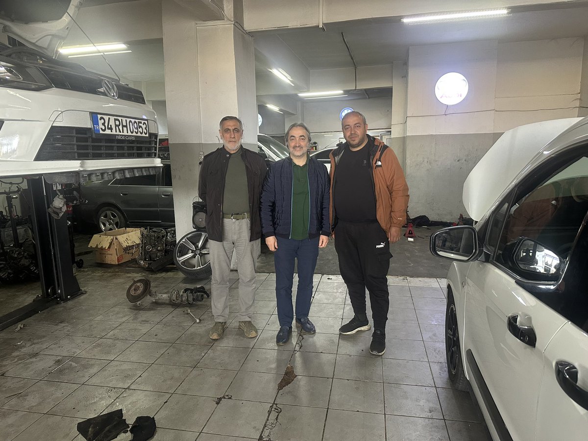 syigitoglu18's tweet photo. Geçmiş dönem Yönetim Kurulu Üyemiz Abdullah Öztürk’ü yeni iş yerinde ziyaret ettik.
Kendisine hayırlı olsun dileklerimizi ileterek, bol ve bereketli kazançlar temenni ediyorum. https://t.co/LtuqesHnpK