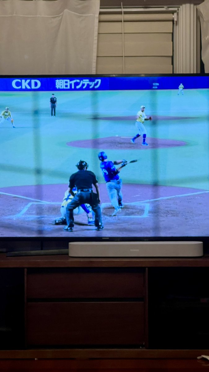 Ramichan3's tweet photo. 野球は本当に変わったのか…それとも変わっていないのか。

Yokohama DeNA BayStars vs. Chunichi Dragonsを見ていると、どの采配が正しいのか正直わからない…

でも、一方のチームはエネルギー、確信、そして目的を持ってプレーしている。

結局のところ、答えは試合が教えてくれる。
Good for DeNA https://t.co/TTIuGP3TpQ