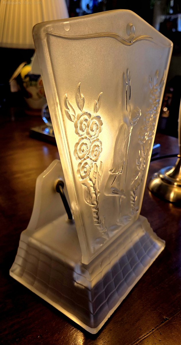antiques_atlas's tweet image. For SALE on Antiques Atlas we have this
Art Deco Frosted Glass Table Lamp
 antiques-atlas.com/antique/art_de…  #antiques From Carlton Fine Art &amp;amp; Antique Centre  @carltonantiques