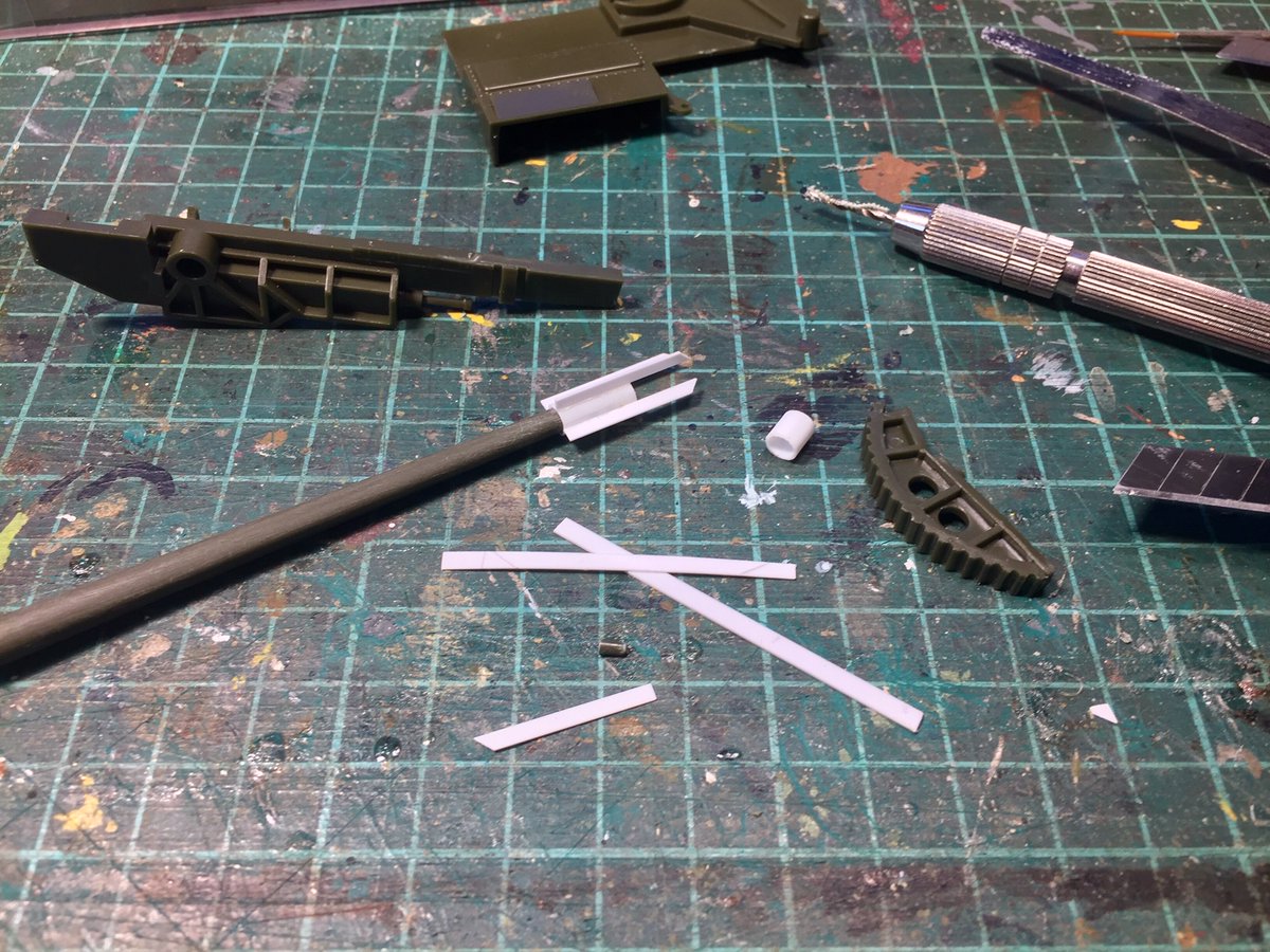 Building the Renwal Skysweeper kit from 1955: Actually I want this to be a out of the box built but the muzzle brake is so horrible I simply have to do it myself. There are no pics showing the Skysweeper with a muzzle brake so I'm inventing one in the Gepard/Oerlikon style.