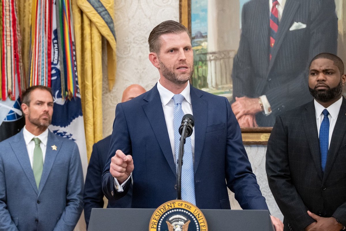 BTCNewsGlobal's tweet image. 🚨 Eric Trump: Bitcoin is in its “greatest period ever” as banks start offering BTC-backed mortgages and custody services.

The institutional wave is here. 

#Bitcoin