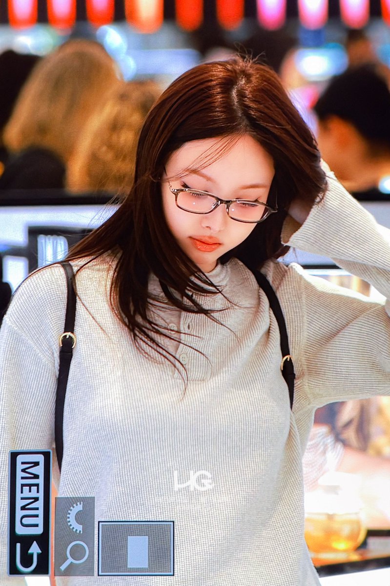 nayeonilf's tweet photo. I LOVE MY NERD GIRLFRIEND 😩😩😩😩😩😩😩😩😩😩😩😩😩 https://t.co/fYezHobEJz
