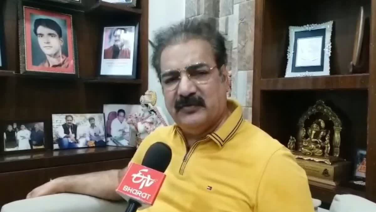 ETVBharatRJ's tweet image. खाचरियावास बोले- भाजपा ने किया सनातन का अपमान, नेताओं में नॉनवेज खाने के लिए होड़ लगी etvbharat.com/hi/state/prata… 
@INCRajasthan @PSKhachariyawas #Rajasthan