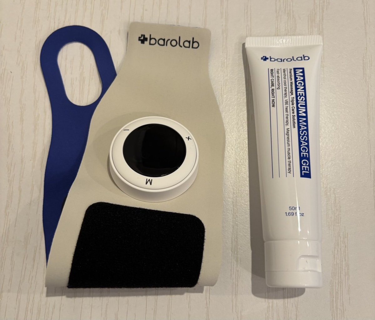 kaguya_neisan's tweet image. 【速報】マウス握りすぎて右手首ログアウト寸前‼︎ずっと鈍いズキズキ感が続いてて…コレ使ってみた。付属のマグネシウムジェル塗ったあとスイッチオン！ジェルの冷んやり感＋神経と筋肉まるこどケアしてくれて手首全体に効いてるーーー！て実感するわ🥹

#PR #EMS #TENS