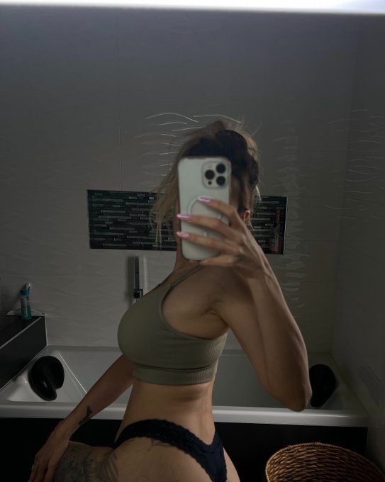 chloe_estes_