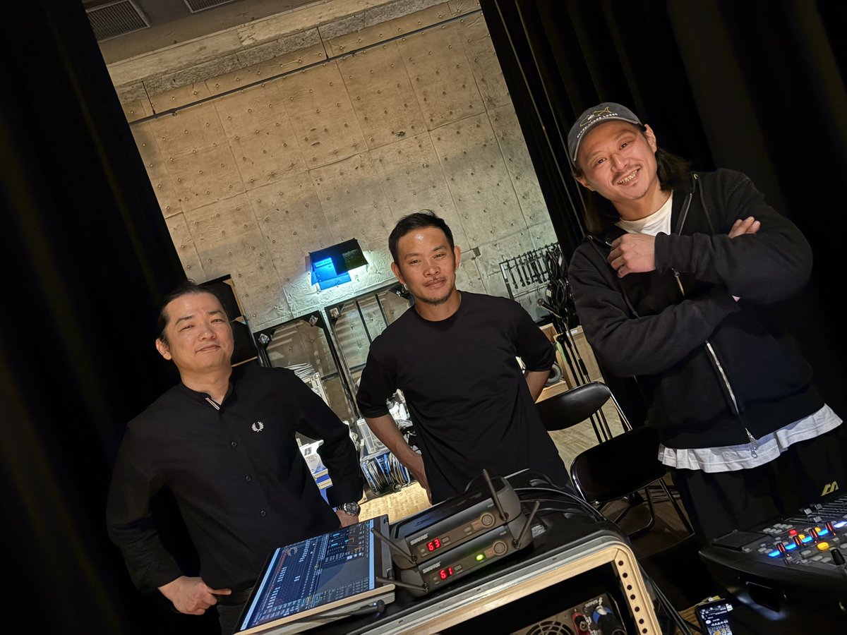 きつねのトンプソン tweet media