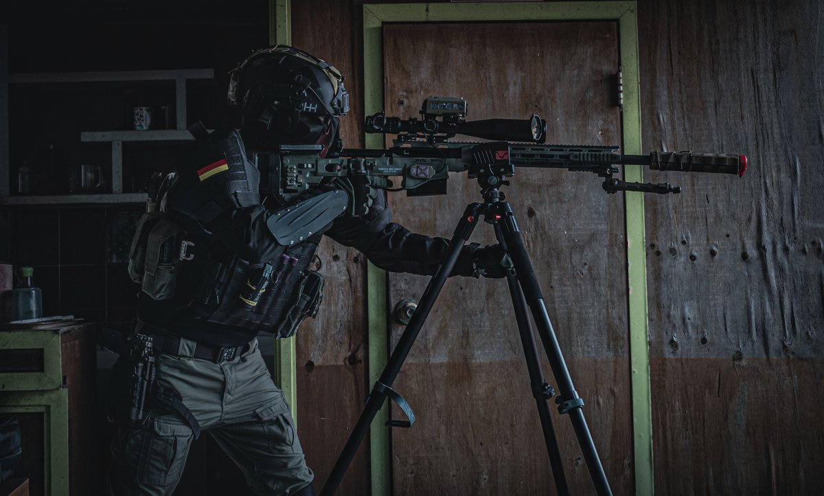 JScully66283278's tweet image. 다음 중 쾨니히에게 가장 어울리는 무기를 고르시오 (5점)

1. 산탄총
2. 돌격소총
3. 저격소총
4. 오함마

#CallofDuty #MWII #Konig