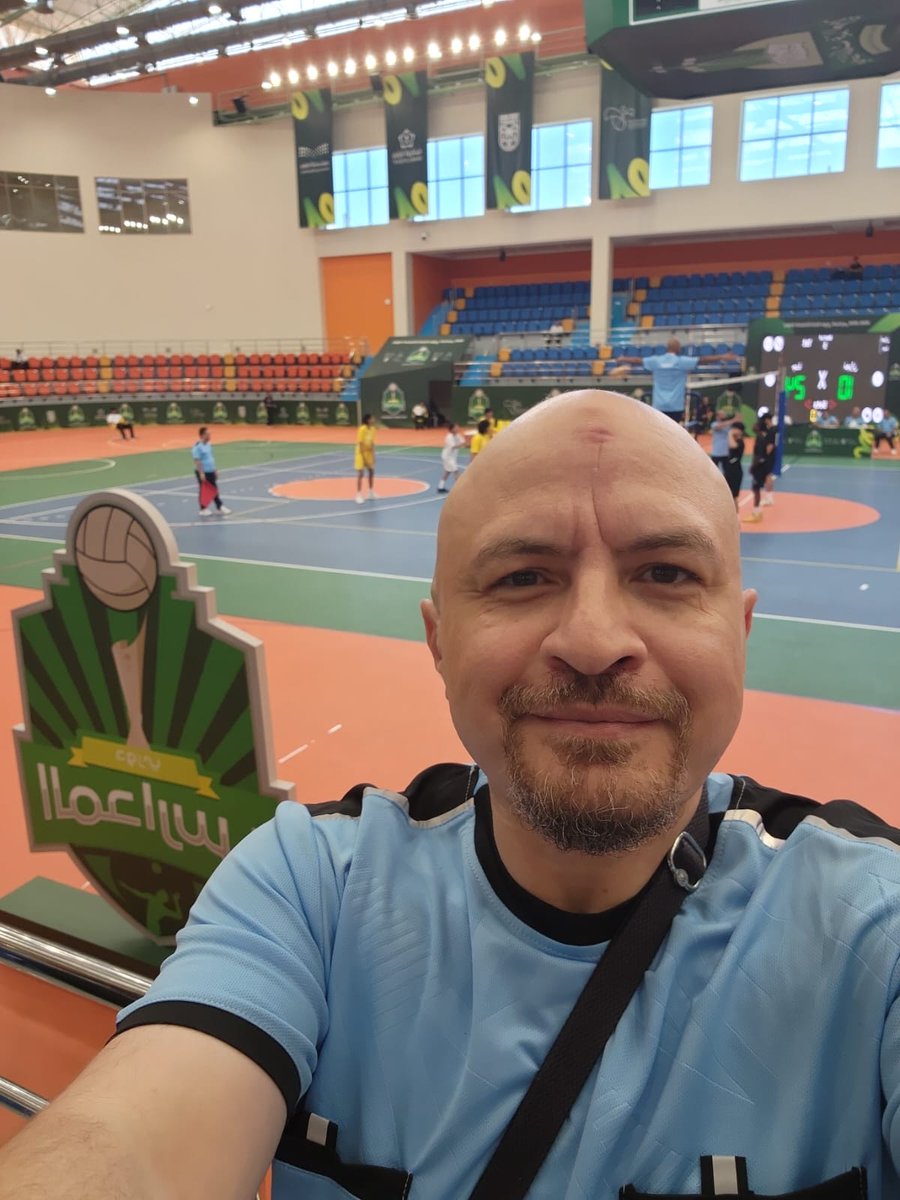 Hussein_Esailan's tweet photo. مشاركتي بالتحكيم في بطولة نهائيات المناطق لدوري المدارس للكرة الطائرة لعام 2026 والمقامة حاليا بالصالة الرياضية بجامعة الملك عبدالعزيز .. دعواتكم بالتوفيق https://t.co/tP8dLjxzyY