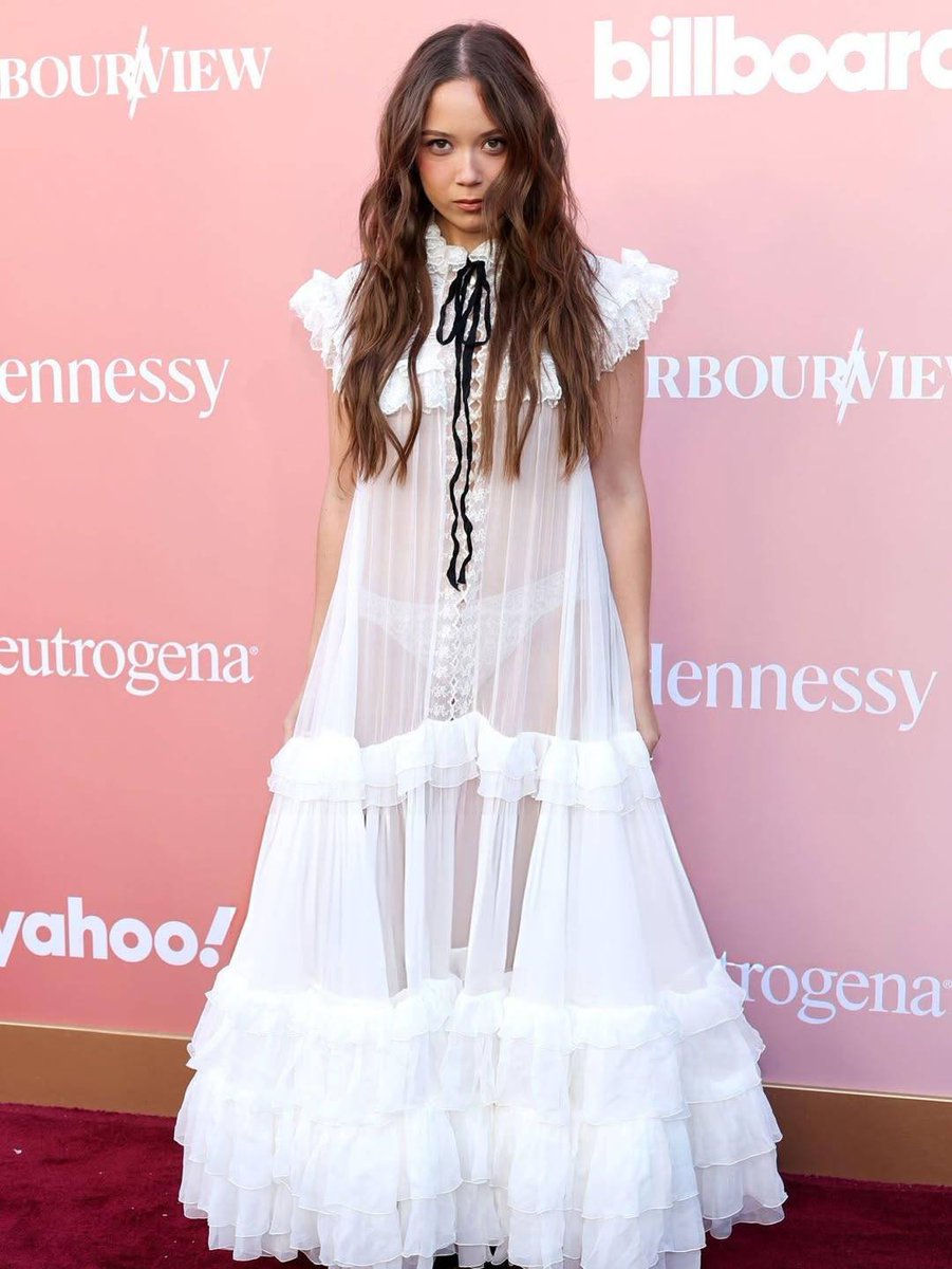 axl³ gooning to celebs tweet media