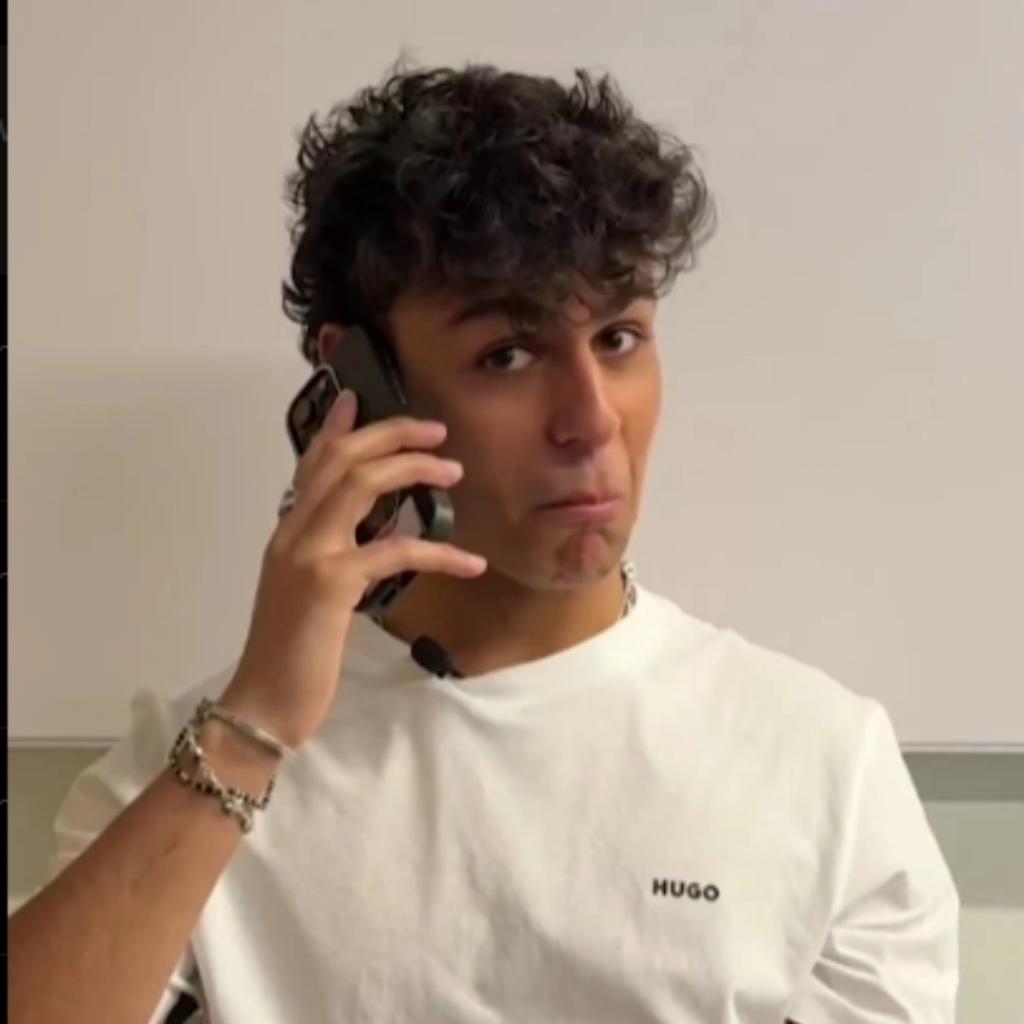 ren. 💤 tweet media