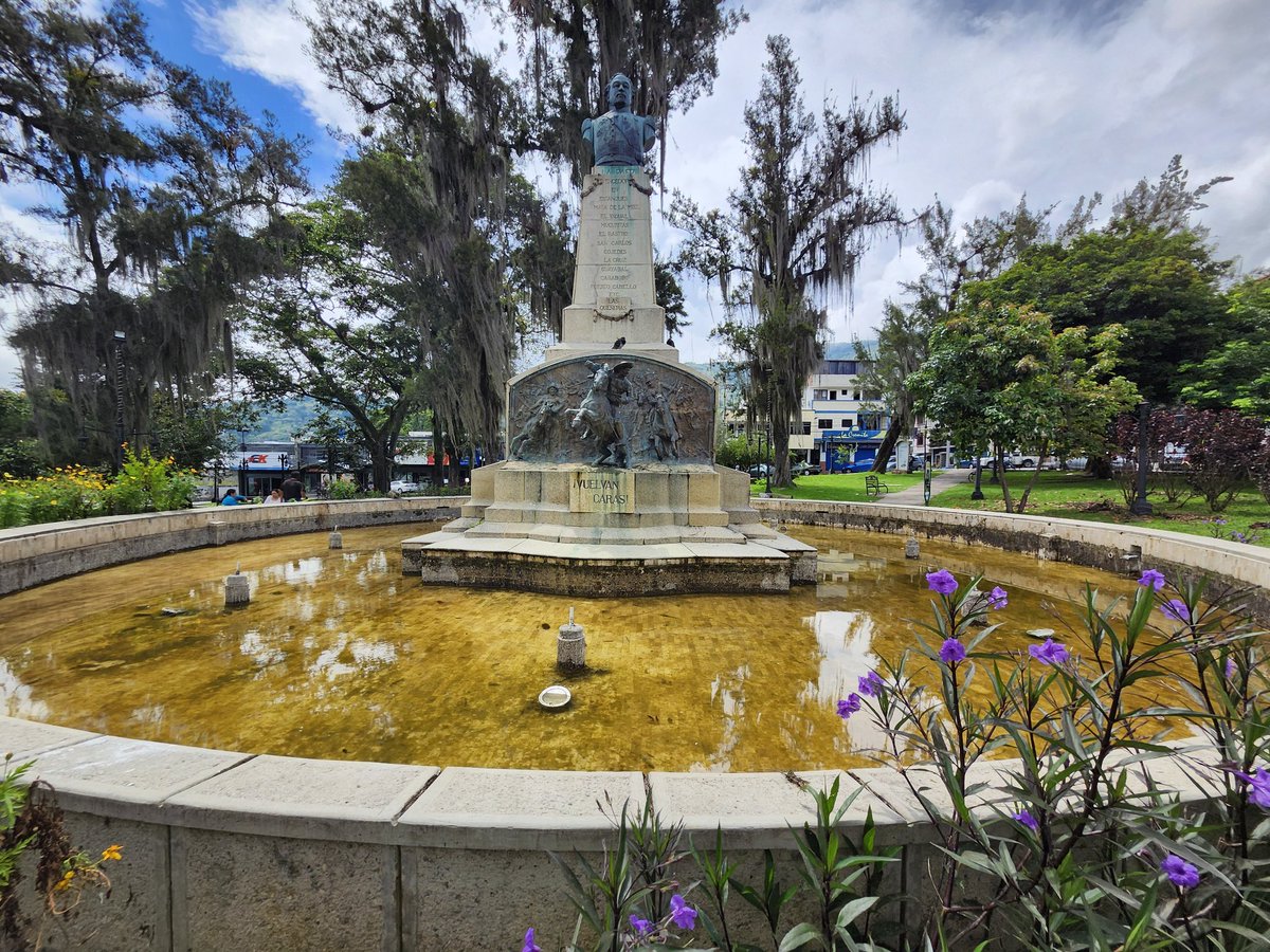 germandjc's tweet photo. *Obras en la Plaza Glorias Patrias de Mérida aún no se concretan en su totalidad Por F.G.*
https://t.co/7yWI5GCLGS https://t.co/6BG0cbb9OZ