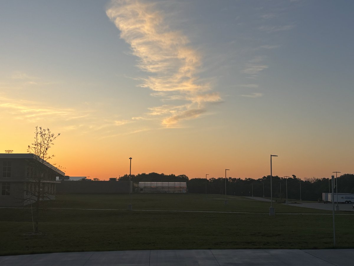 DrTheo_WCHS's tweet image. Good morning, Wright City High School!

LET’S GO!!

Have your best day, Wildcats!

#TogetherWeCan
#ProveWhatsPossible