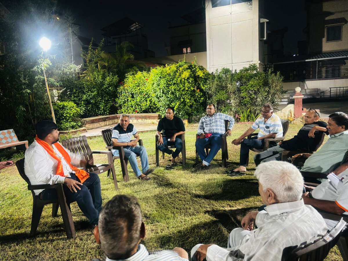 patelrumit7's tweet image. આજ રોજ રાધે બંગલોઝ માં ગ્રુપ મીટિંગ નું આયોજન કરવામાં આવ્યુ. 

રૂમિત પટેલ - મહામંત્રી ચાંદખેડા વોર્ડ ભાજપા 

#insta #instagram #instagramreels #followforfollowback #bjp
