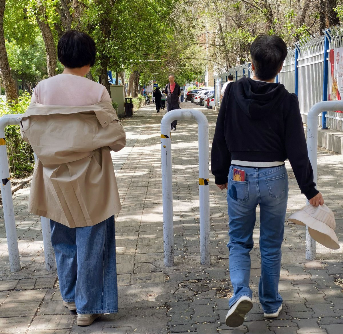 Solis el Ĉinio tweet media