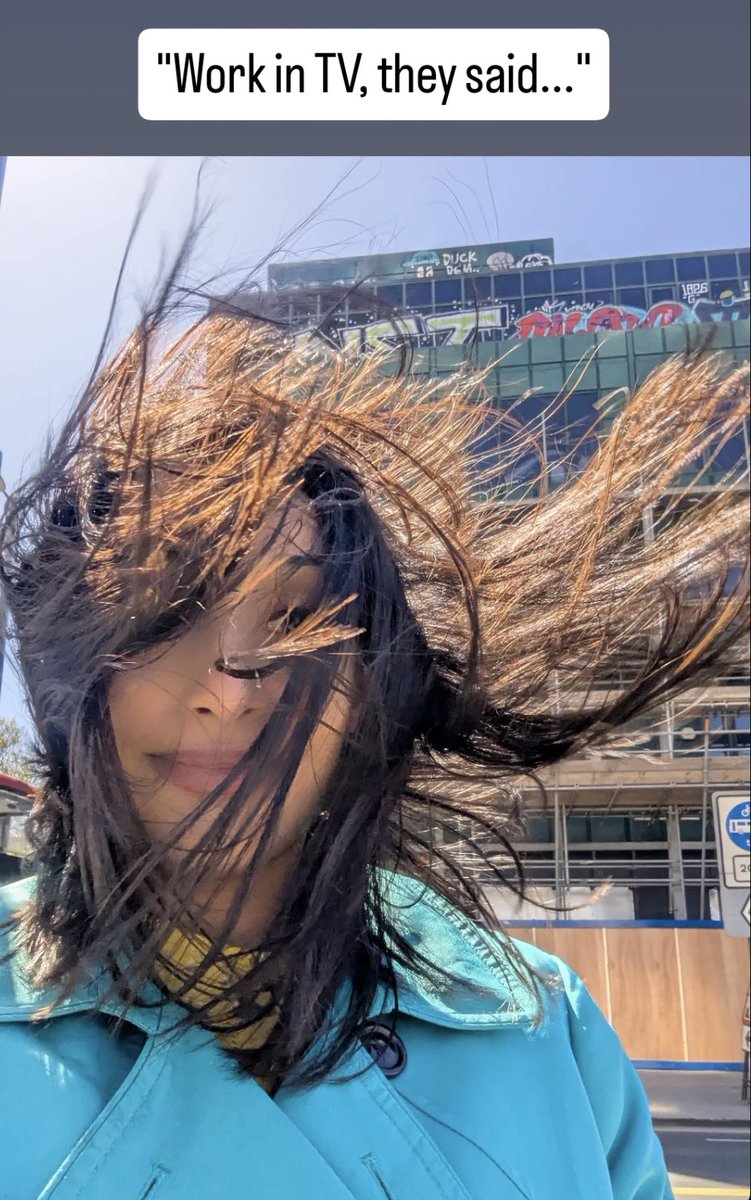 raymach1's tweet image. Luxmy and hair 

@luxmy_g  🤣 a dedicated professional in all weathers 💨☀️

#LuxmyGopal
#BBCNews