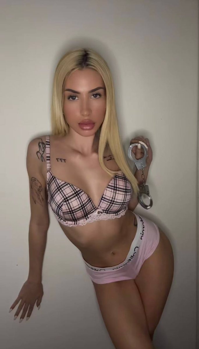 lilivyyy tweet media