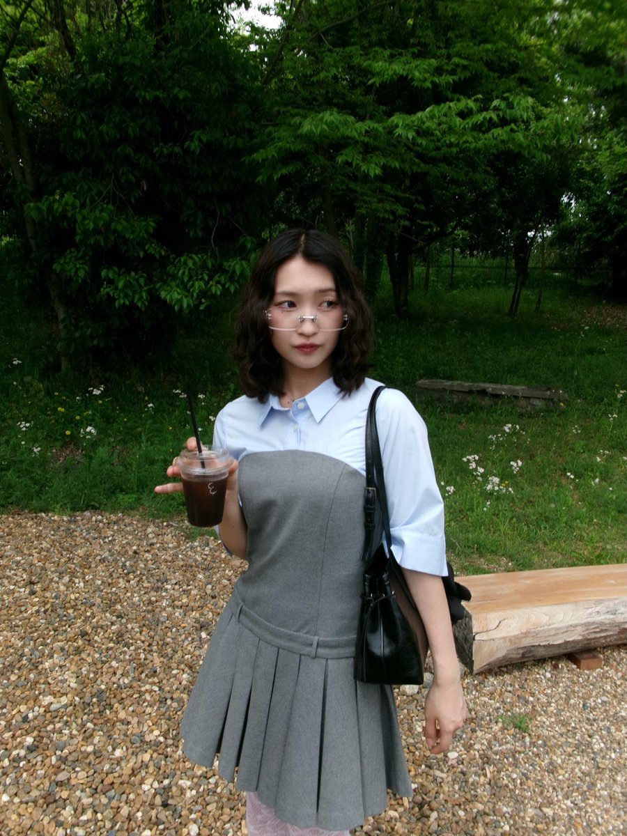 aya_avantgardey's tweet image. New hairの私どうかな？
自然に包まれてcafé time☕️

#アバンギャルディ #avantgardey
#ootd