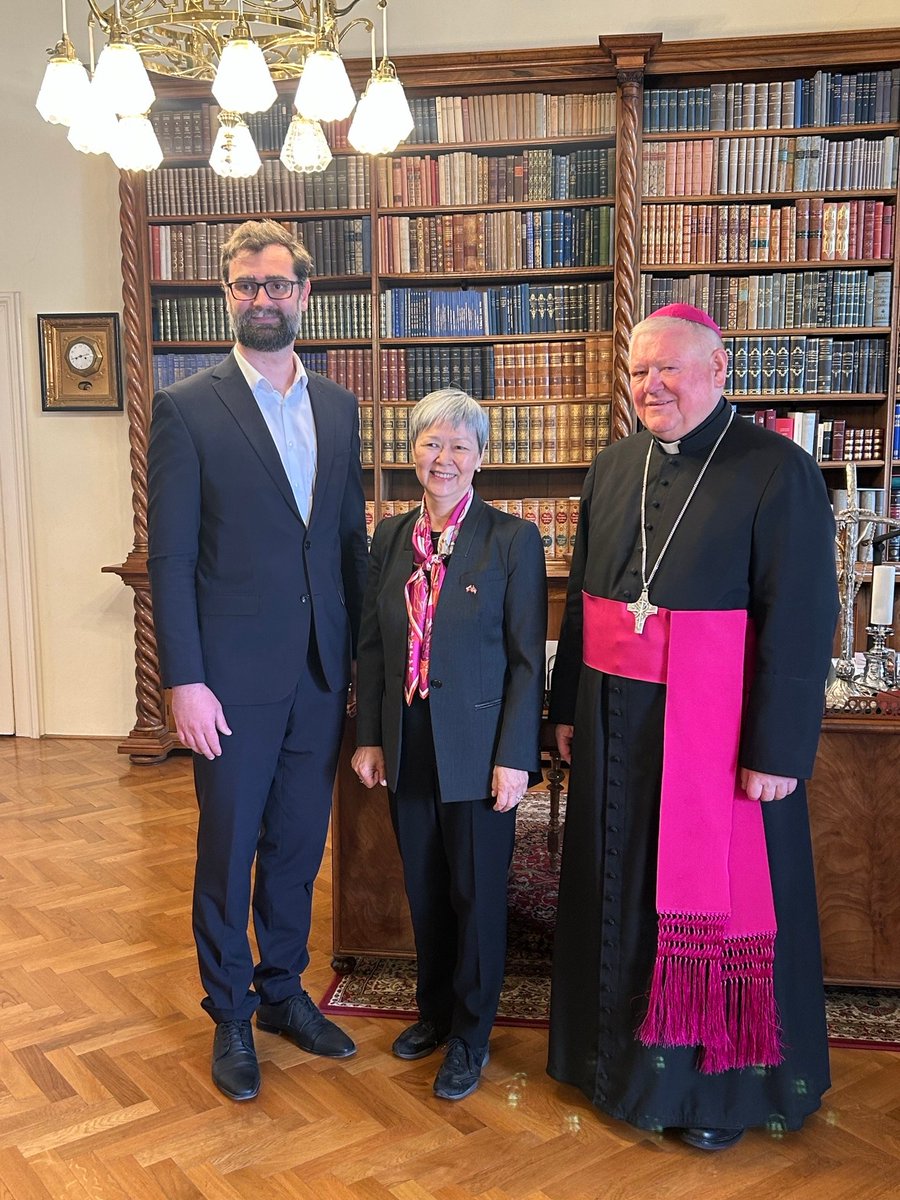 NorwayinVienna's tweet photo. Amb. @SusanEckey met local partners and visited projects supported by #EEANorwayGrants in Nitra – from cultural heritage to support for survivors of violence and climate education.
Strong #cooperation in action. 🇸🇰🤝🇳🇴
@NorwayMFA @SlovakiaMFA @jestromx @foandersen https://t.co/nOBPxHeoNL
