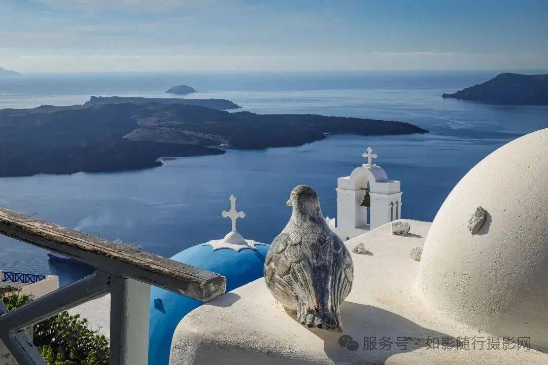 RahulRaj820s's tweet image. Chasing sunsets in Santorini—white-washed villages, blue domes, and a sky painted in honey u0026 rose. Every moment feels like a postcard come alive  #SantoriniMagic #Wanderlust