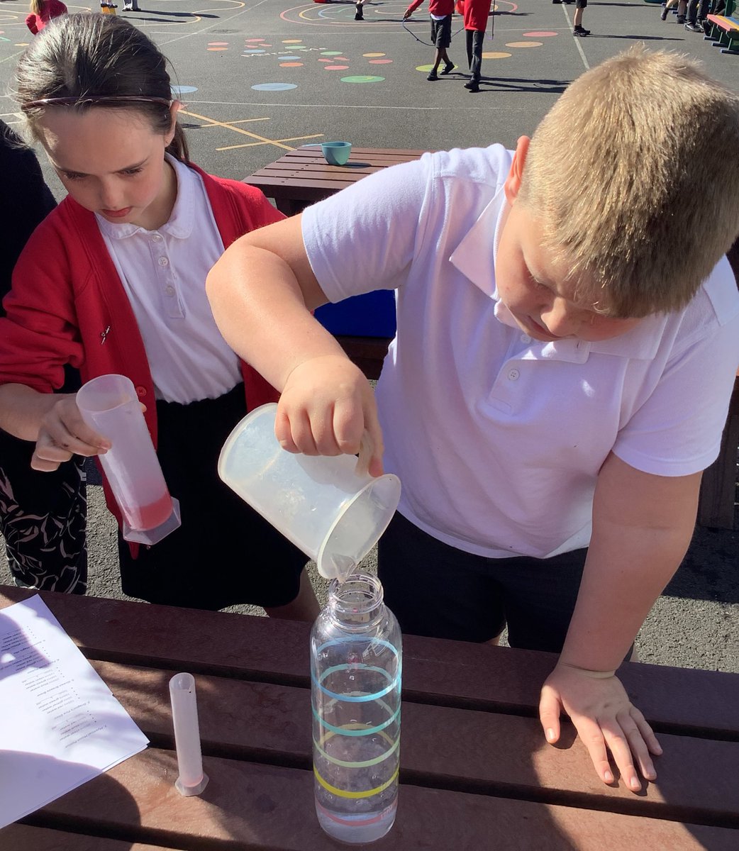 Y3HAS's tweet photo. In maths, we used millilitres to make potions🧪🫧 https://t.co/OJfd9vZfX6