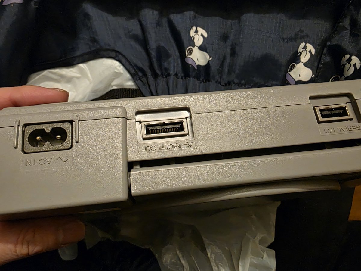 klonoacoro's tweet image. めっちゃ綺麗なPS1のじゃんく品が500円で売ってた(  '-' )
電源コード買いに行かねば……！！！
 #PS1
 #PlayStation