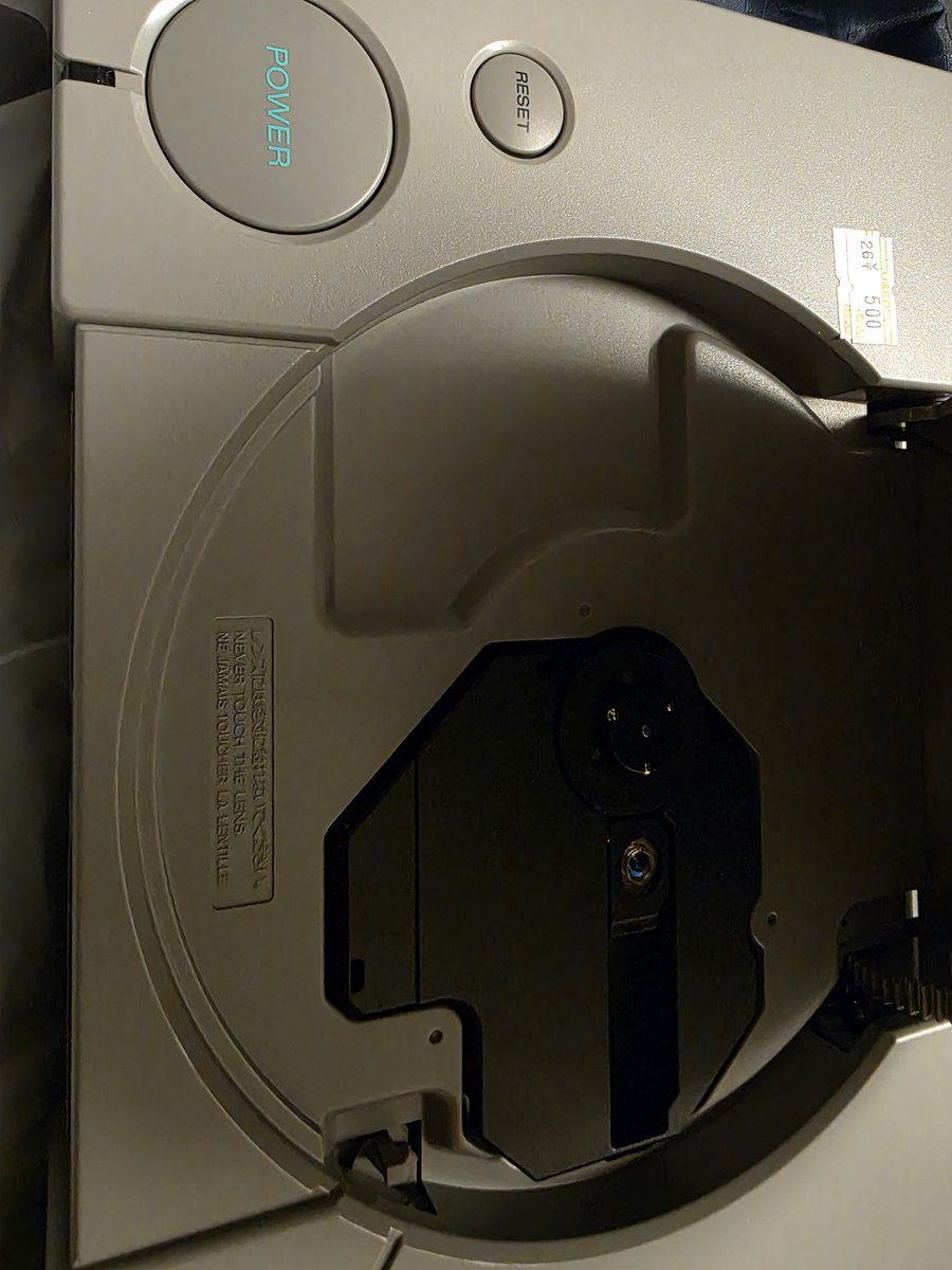 klonoacoro's tweet image. めっちゃ綺麗なPS1のじゃんく品が500円で売ってた(  '-' )
電源コード買いに行かねば……！！！
 #PS1
 #PlayStation