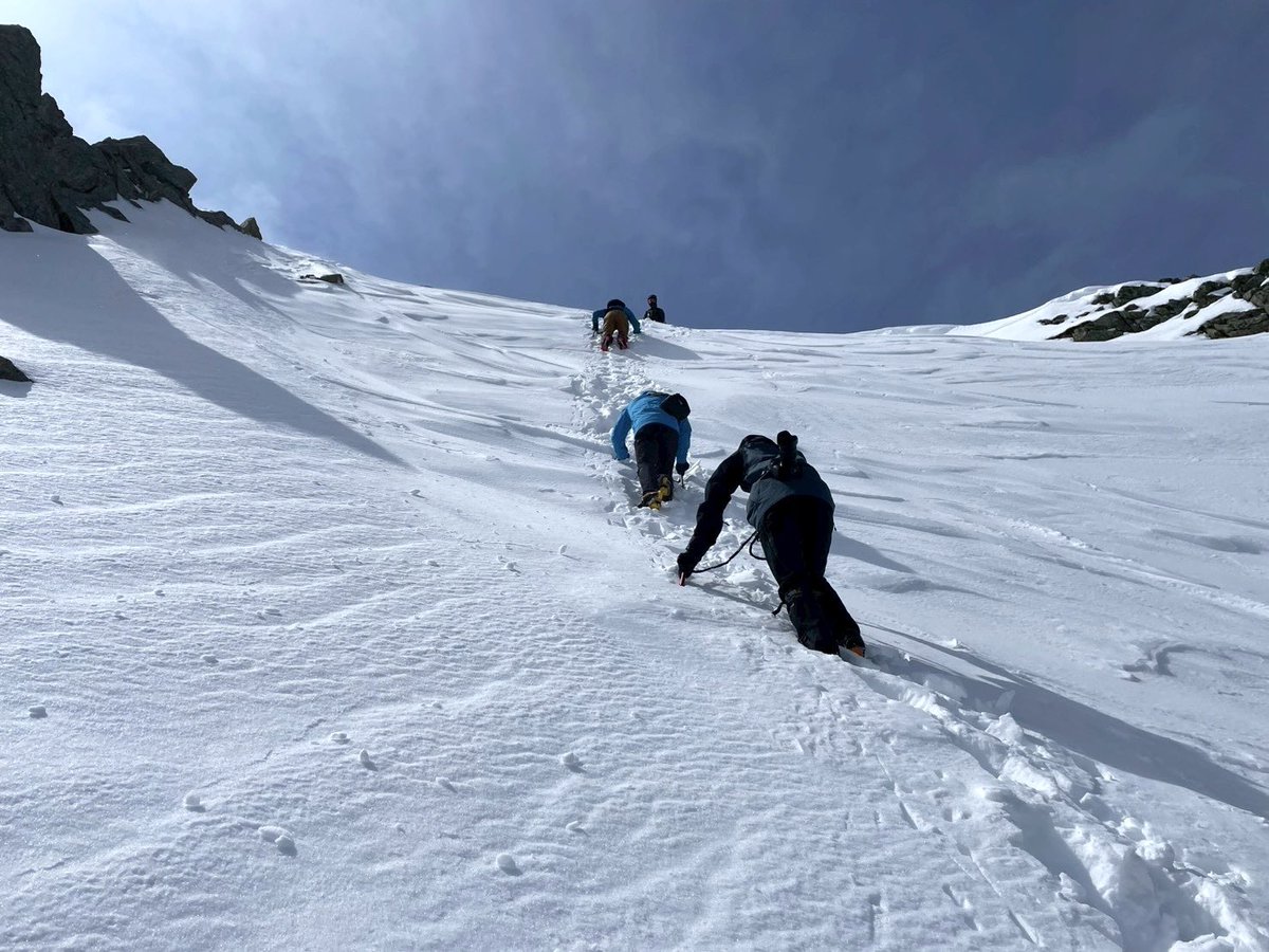 Apr12Naoya's tweet photo. 奥穂に行ってきました🏔️ https://t.co/WkHL2KmzBG