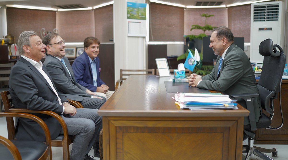 NGC_Pakofficial's tweet image. The Ambassador of Austria to Pakistan, H.E. Mr. Wolfgang Oliver Kutschera, visited the NGC Headquarters Lahore and met with Managing Director Engr. Altaf Hussain Malik. 
For Details, visit
linkedin.com/posts/national…

#NGC #Austria #Hydropower #AndritzHydro #EnergyDiplomacy