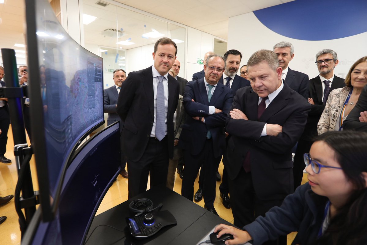 cvelazquezromo's tweet image. 🏢 #Toledo da hoy un paso clave hacia el futuro con la inauguración del Centro de Talento y #Tecnología de @TelefonicaTech en la sede VEGA.

Una apuesta por la innovación, el talento y las oportunidades que refuerza nuestra colaboración con la Universidad de Castilla-La Mancha y
