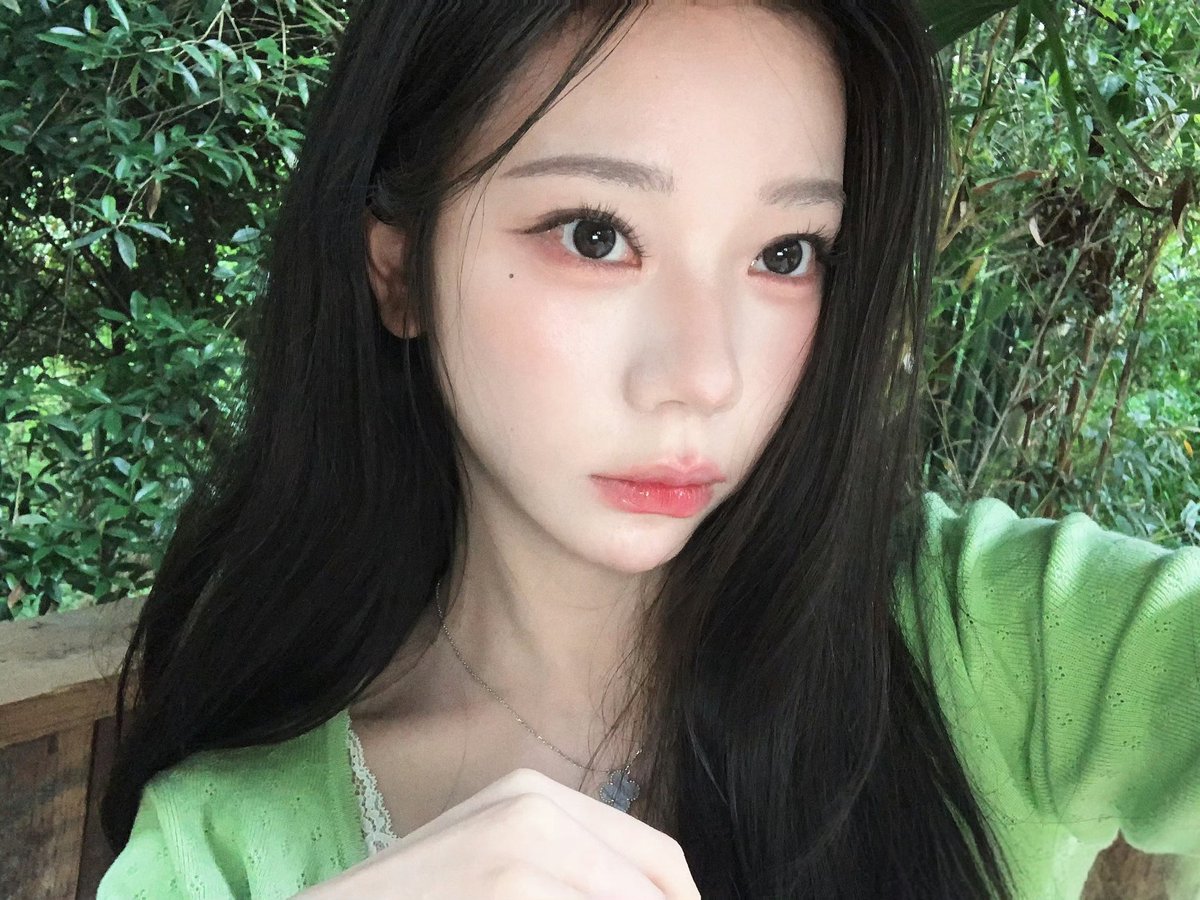 ejaculateboy's tweet photo. 五一准备去哪里玩啊 #射屏 #合照 https://t.co/pxyNvscAVE