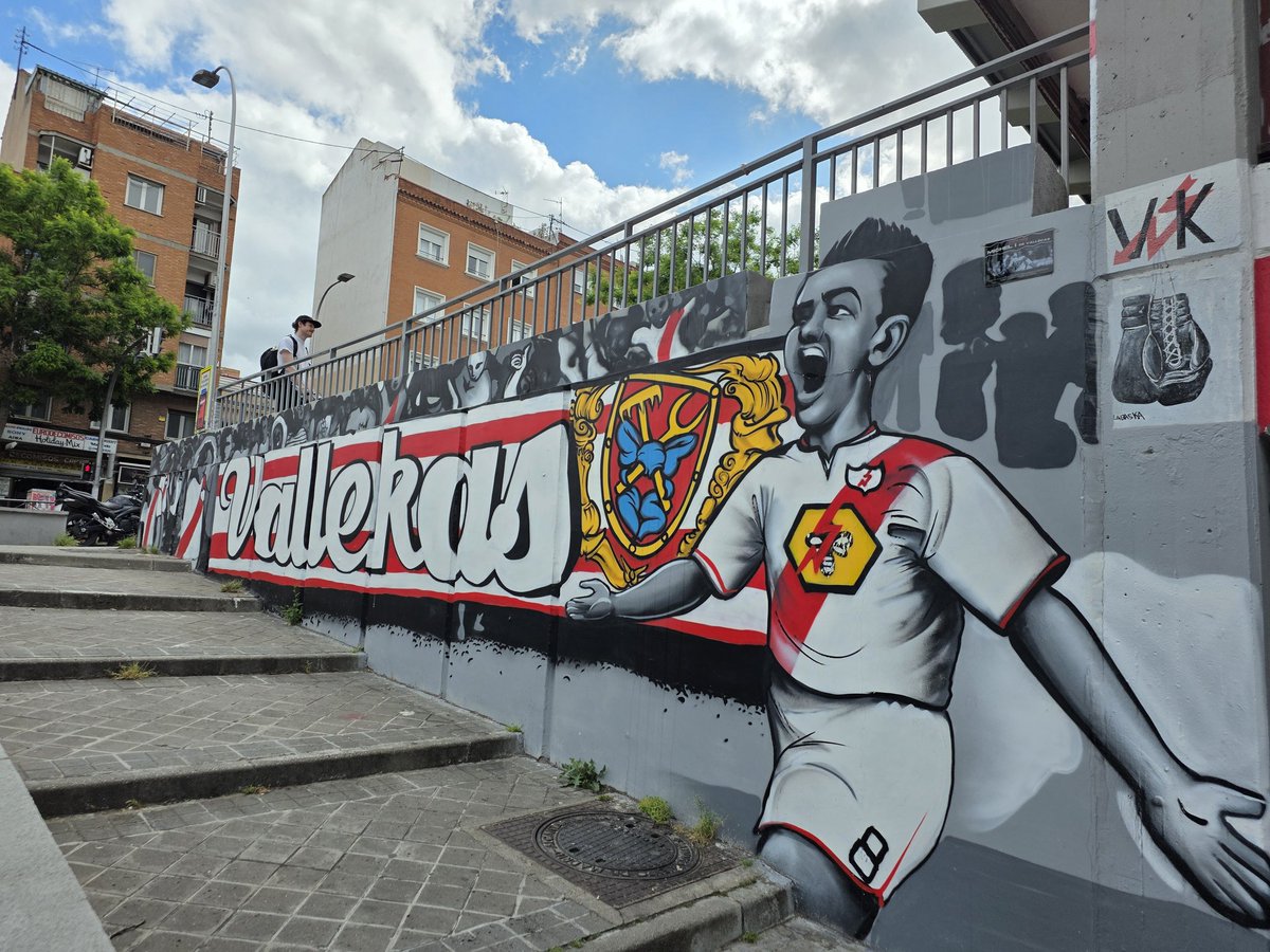 🇪🇸 Le quartier de Vallecas aux couleurs de son club : le Rayo Vallecano 🏟

#RayoVallecano #groundhopping