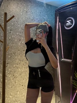 Karen884755's tweet image. 요즘 하체 키우는거에 진심이라 주2-3회 하체 하는데 여전히…싫음……🥹이번년도는 원하는 힙라인 만들기에 집중📷 #몸매 #ootd #헬스