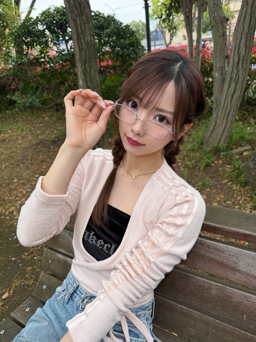 hellochiruchiru's tweet photo. Kumida Ribbonさんのメガネ👓🩶
今っぽくて最高にかわいい💘 https://t.co/n4lhmY6Jj4