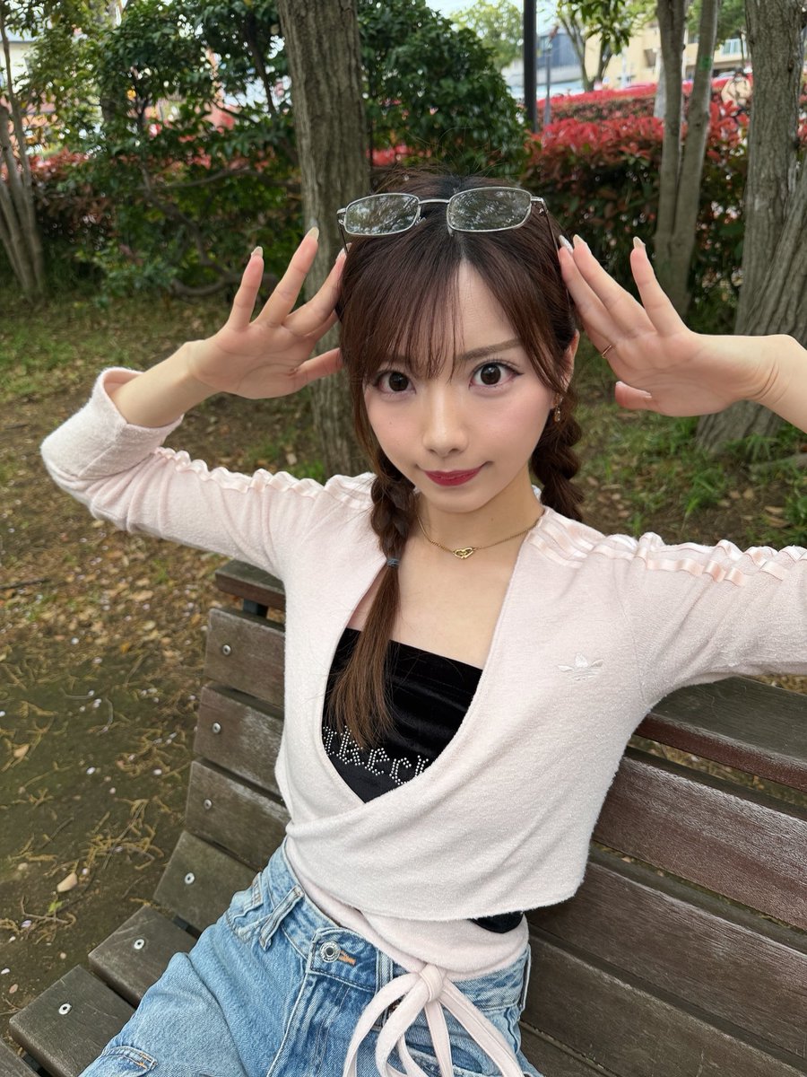 hellochiruchiru's tweet photo. Kumida Ribbonさんのメガネ👓🩶
今っぽくて最高にかわいい💘 https://t.co/n4lhmY6Jj4