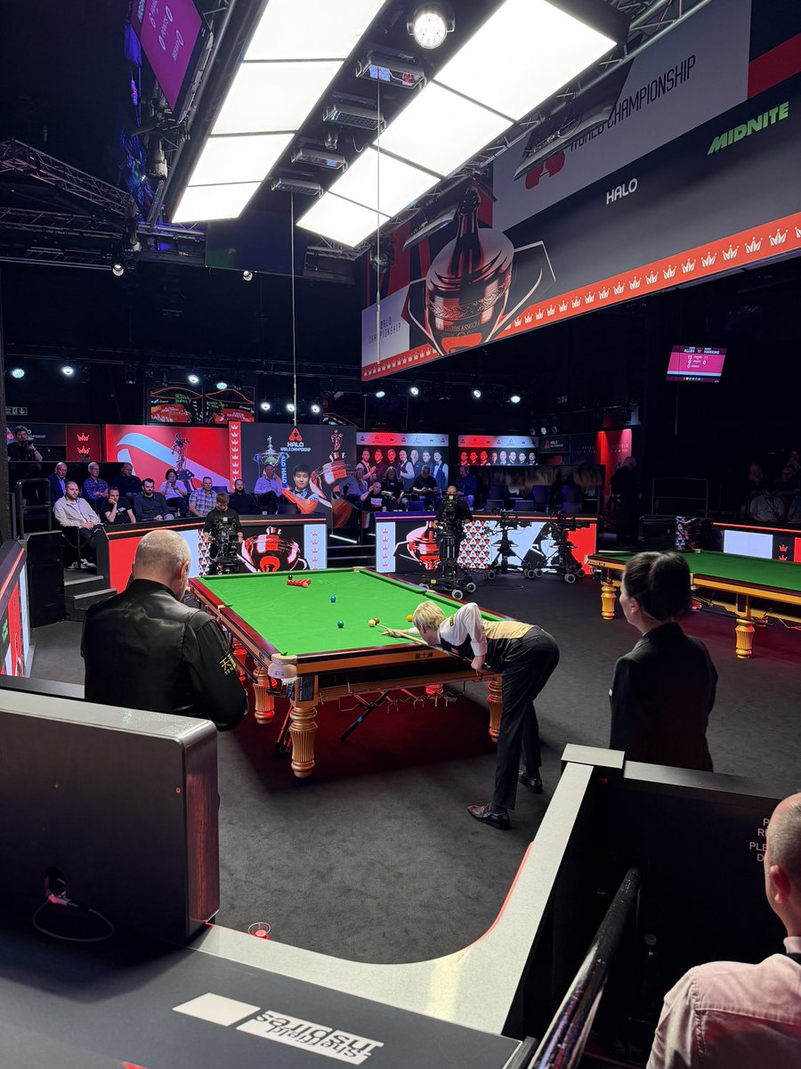 nelsonben's tweet photo. Superb day at the Crucible for ‘Wild Wednesday’.

10:00 session ✅ 
14:30 session ✅ 
19:00 session ✅ 

As @robwalkertv always says, there is no place quite like it. Wu Yize sensational, cueball control to rival Ronnie. https://t.co/6mNXUNIWFI